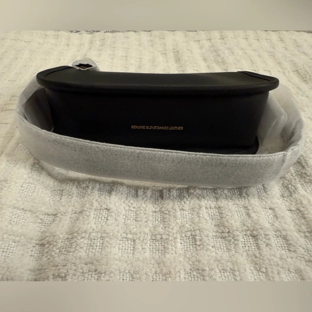 ❌SOLD❌ NWT COACH Swinger 20 Bag in Black/Brass - Picture 8 of 10